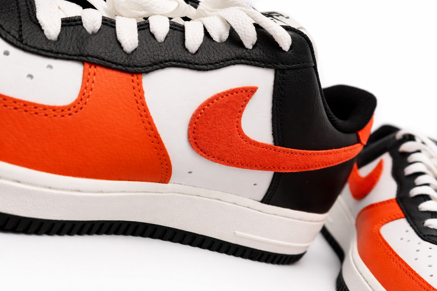 Nike Air Force 1 '07 LV8' (10)